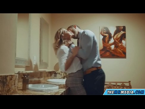 ❤️ Cando unha loura tetona seduce nun baño público ❤❌ Porno casero na pornografía gl.novoporn-com.ru